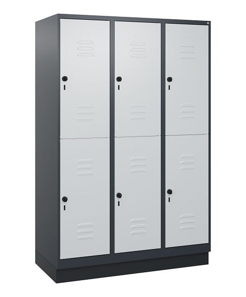 C+P Doppelstöckiger Spind Classic PLUS, Sockel, 3 Abteile, 1800x1200x500mm, 7016/7035, Drehriegel, 0803207-32 S10013