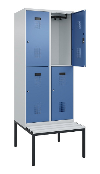C+P Doppelstock-Spind Evolo PLUS, Bank, 4 Fächer, 2120x800x815mm, 7035/5023, Zylinderschloss, Sitzfläche Kunststoff, Sitzbank, 0493507-22 S10116