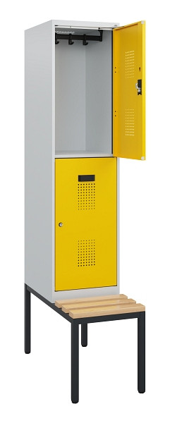 C+P Doppelstöckiger Spind Evolo PLUS, Bank, 2 Fächer, 1950x400x815mm, 7035/1023, Zylinderschloss, Sitzfläche Buche-Hartholz, Sitzbank, 0493505-12 S10020