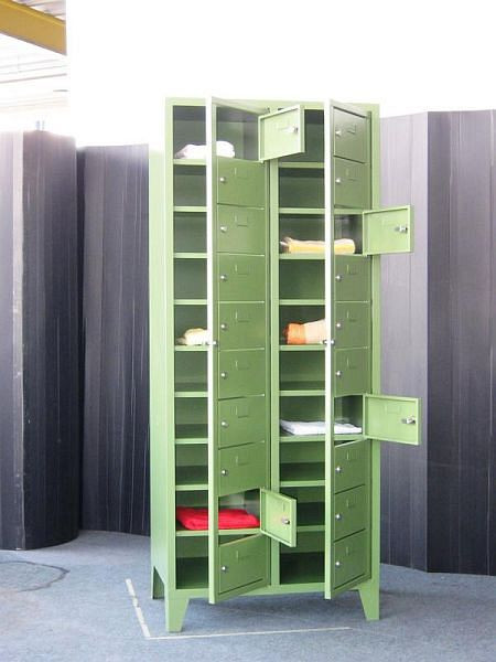 Pavoy Schließfachschrank mit Füßen 1850/500/770, Drehriegelverschluss, 2 x 10 Fächer, Türen mit Etikettenhalter, 21227-077-002-910