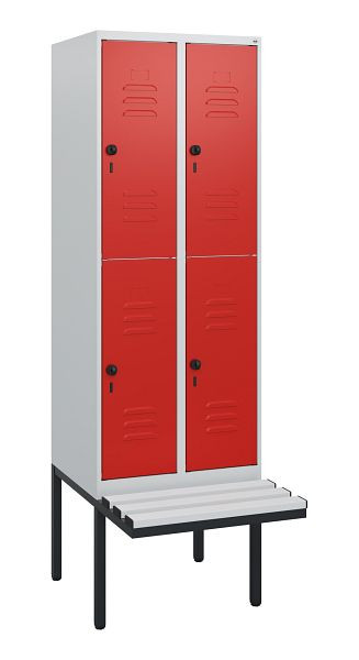 C+P Doppelstöckiger Spind Classic PLUS, 2 Abteile, 1950x600x815mm, 7035/3020, Drehriegel, mit Untergestell und schwebender Sitzfläche, 0803405-20 S10062