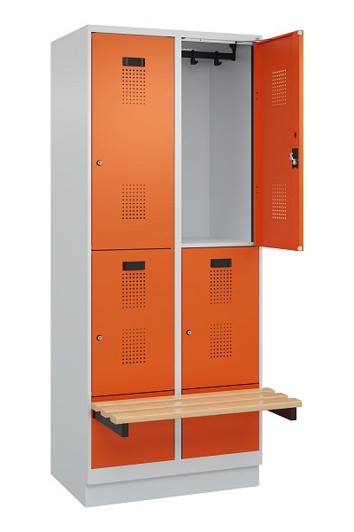 C+P Doppelstock-Spind Evolo PLUS, Bank, 4 Fächer, 1950x800x815mm, 7035/2004, Zylinderschloss, Sitzfläche Buche-Hartholz, mit Sockel, 049340-22 S10029