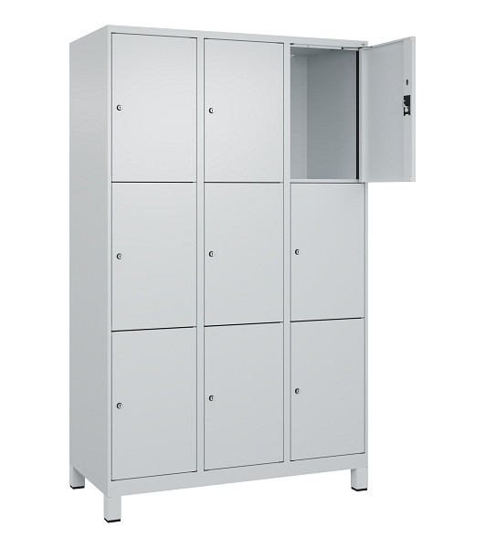 C+P Schließfachschrank Evolo PLUS, mit Füßen, 9 Fächer, 1950x1200x500mm, 7035/7, Frontfarbe RAL 7035 Lichtgrau, 049010-323 S10013