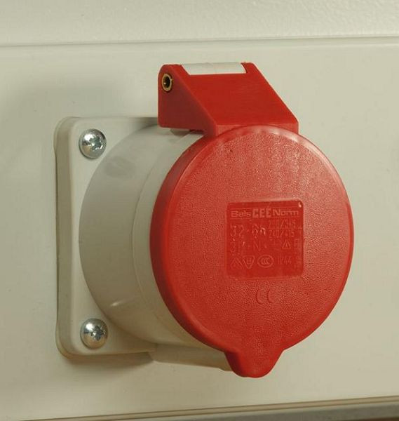 KLW CEE-Steckdose 400 Volt/16A, mit Klappdeckel mit Befestigungsmaterial, 05/02202