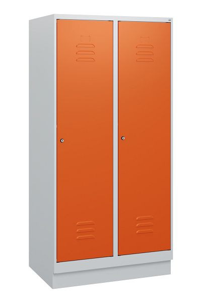 C+P Umkleidespind Classic PLUS, Sockel, 2 Abteile, 1630x800x500mm, 7035/2004, Zylinderschlösser, 0800205-22 S10031