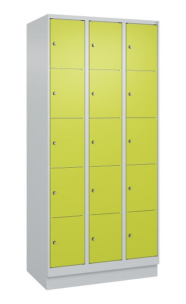 C+P Schließfachschrank Classic PLUS, Sockel, 3 Abteile mit je 5 Fächern, 1950x900x500mm, 7035/0024, 080020-305 S10010