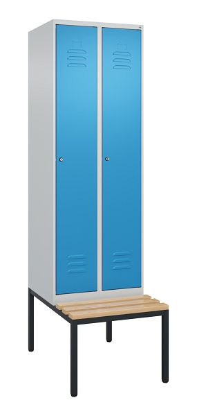 C+P Umkleidespind Classic PLUS, mit untergebauter Sitzbank, 2 Abteile, 2120x600x815mm, 7035/5012, Zylinderschlösser, Buche-Sitzleisten, 0800507-20 S10048