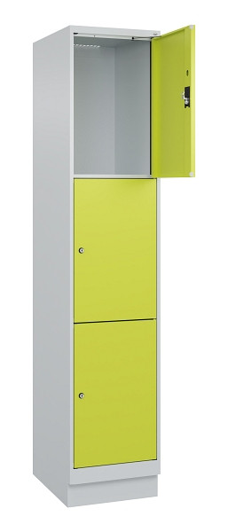 C+P Schließfachschrank Evolo PLUS, mit Sockel, 3 Fächer, 1950x400x500mm, 7035/00, Frontfarbe 1108060 RDS Clowngrün, 049020-123 S10015