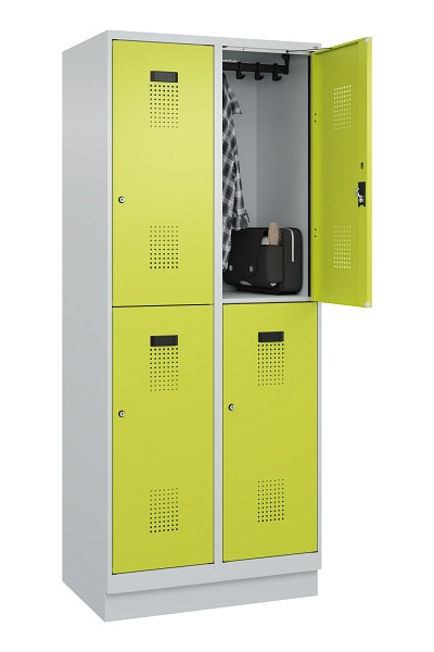 C+P Doppelstöckiger Spind Evolo PLUS, mit Sockel, 4 Fächer, 1950x800x500mm, 7035, Frontfarbe 1108060 RDS Clowngrün, Zylinderschloss, 049320-22 S10042