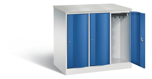 C+P XL-Schließfachschrank Resisto, H1077xB1148xT640mm, Farbe: Lichtgrau / Enzianblau, 8271-373 S10052