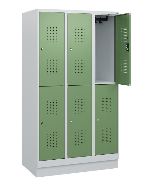 C+P Doppelstöckiger Spind Evolo PLUS, Sockel, 6 Fächer, 1630x900x500mm, 7035/601, Zylinderschloss, 0493205-30 S10037