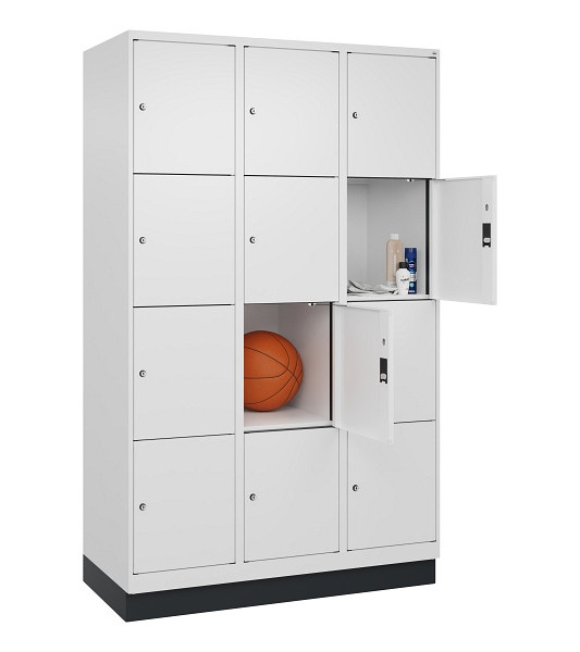 C+P Schließfachschrank Evolo PLUS, mit Sockel, 12 Fächer, 1950x1200x500mm, 9016/9016 Verkehrsweiß, Abteile 3, Abteilbreite 400 mm, 049020-324 S10020
