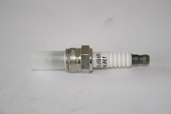 ELMAG Zündkerze für HONDA- Motor GX100 (SEBSSi 2000W), 9503036