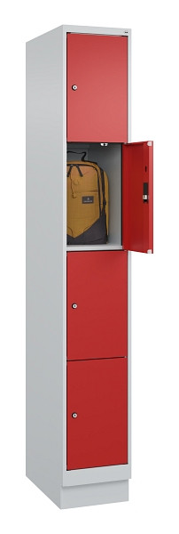 C+P Schließfachschrank Evolo PLUS, mit Sockel, 4 Fächer, 1950x300x500mm, 7035/30, Frontfarbe RAL 3000 feuerrot, 049020-104 S10003