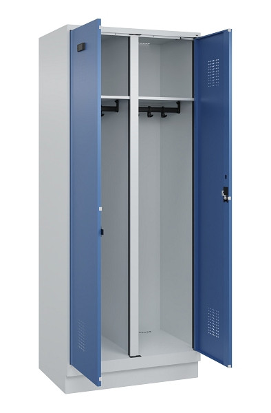 C+P Schwarz-Weiß-Spind Evolo PLUS, mit Sockel, 2 Abteile, 1950x800x500mm, 7035/5, Frontfarbe RAL 5023 Fernblau, Zylinderschloss, 049022-22 S10035