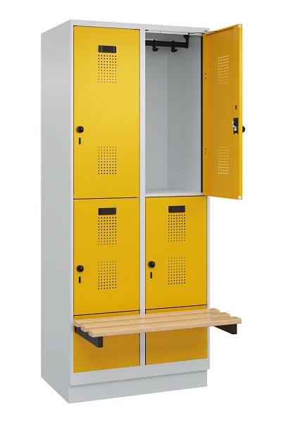 C+P Doppelstock-Spind Evolo PLUS, Bank, 4 Fächer, 1950x800x815mm, 7035/1004, Drehriegel, Sitzfläche Buche-Hartholz, mit Sockel, 049340-22 S10000