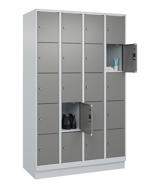C+P Schließfachschrank Evolo PLUS, mit Sockel, 20 Fächer, 1950x1200x500mm, 7035/0005000 RDS Stahlgrau, 049020-405 S10014