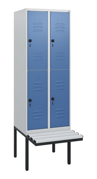 C+P Doppelstöckiger Spind Classic PLUS, 2 Abteile, 1950x600x815mm, 7035/5023, Drehriegel, mit Untergestell und schwebender Sitzfläche, 0803405-20 S10065