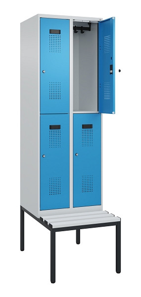 C+P Doppelstock-Spind Evolo PLUS, Bank, 4 Fächer, 2120x600x815mm, 7035/5012, Zylinderschloss, Sitzfläche Kunststoff, Sitzbank, 0493507-20 S10115