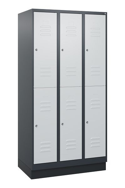 C+P Doppelstöckiger Spind Classic PLUS, Sockel, 3 Abteile, 1800x900x500mm, 7016/7035, Zylinderschlösser, 0803207-30 S10028