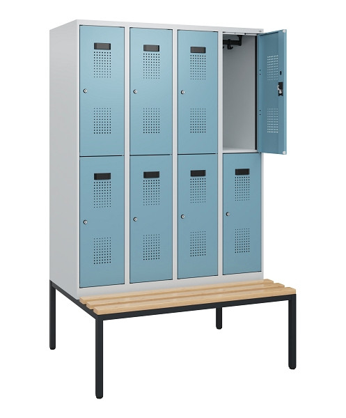 C+P Doppelstöckiger Spind Evolo PLUS, Bank, 8 Fächer, 1950x1200x815mm, 7035/0010, Zylinderschloss, Sitzfläche Buche-Hartholz, Sitzbank, 0493505-40 S10035