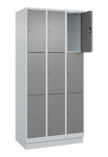C+P Schließfachschrank Evolo PLUS, mit Sockel, 9 Fächer, 1950x900x500mm, 7035/00, Frontfarbe 0005000 RDS Stahlgrau, 049020-303 S10014