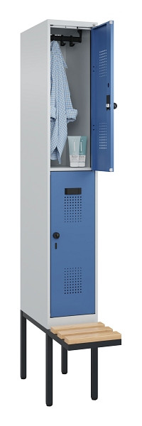 C+P Doppelstock-Spind Evolo PLUS, Bank, 2 Fächer, 2120x300x815mm, 7035/5023, Drehriegel, Sitzfläche Buche-Hartholz, 0493407-10 S10008