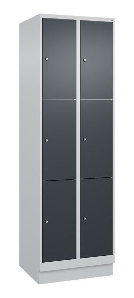 C+P Schließfachschrank Classic PLUS, Sockel, 2 Abteile mit je 3 Fächern, 1950x600x500mm, 7035/7016, 080020-203 S10008