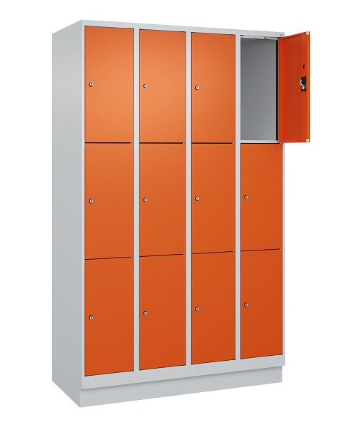 C+P Schließfachschrank Evolo PLUS, mit Sockel, 12 Fächer, 1950x1200x500mm, 7035/2004 Reinorange, Abteile 4, Abteilbreite 300 mm, 049020-403 S10002