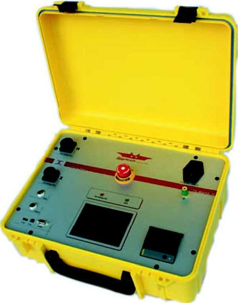 Gossen Metrawatt Messgerät zur Überprüfung des Übersetzungsverhältnisses an ein- und dreiphasigen Transformatoren, M681U