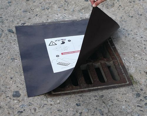 DENIOS Magnet-Abdichtmatte, quadratische Form, 600 x 600 mm, als Kanalabdeckung, 206978