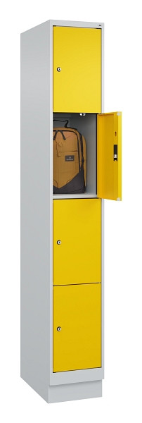 C+P Schließfachschrank Evolo PLUS, mit Sockel, 4 Fächer, 1950x300x500mm, 7035/10, Frontfarbe RAL 1023 Verkehrsgelb, 049020-104 S10001
