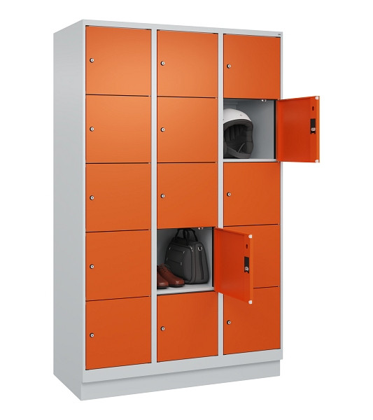 C+P Schließfachschrank Evolo PLUS, mit Sockel, 15 Fächer, 1950x1200x500mm, 7035/2004 Reinorange, 049020-325 S10002
