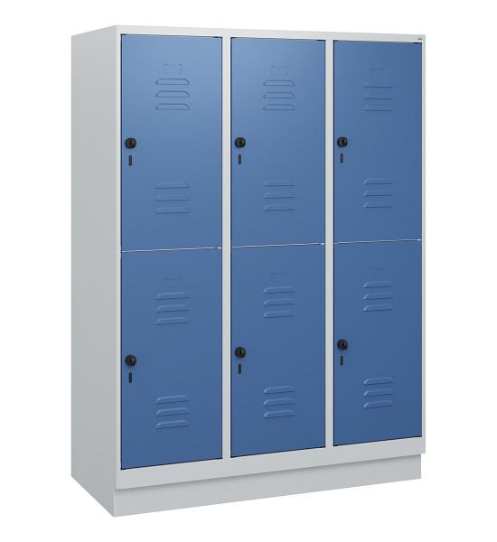 C+P Doppelstöckiger Spind Classic PLUS, Sockel, 3 Abteile, 1630x1200x500mm, 7035/5023, Drehriegel, 0803205-32 S10005