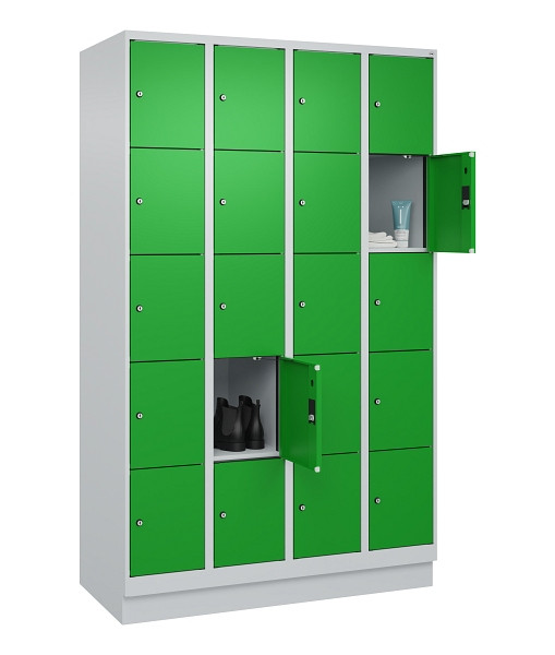 C+P Schließfachschrank Evolo PLUS, mit Sockel, 20 Fächer, 1950x1200x500mm, 7035/6037 Reingrün, 049020-405 S10011