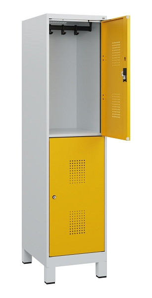 C+P Doppelstöckiger Spind Evolo PLUS, Füße, 2 Fächer, 1630x400x500mm, 7035/1004, Zylinderschloss, 0493105-12 S10019