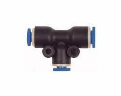 Riegler T-Steckverbindung, ein reduzierender Anschluss seitlich und in der Mitte, 109846