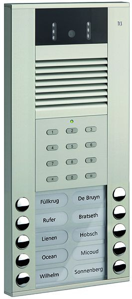 TCS Video-Außenstation mit 130-Grad-Kamera Serie AVE mit 10 Klingeltasten (rechts-/linksbündig) mit integriertem Codeschloss, AP silber, AVE54103-0010