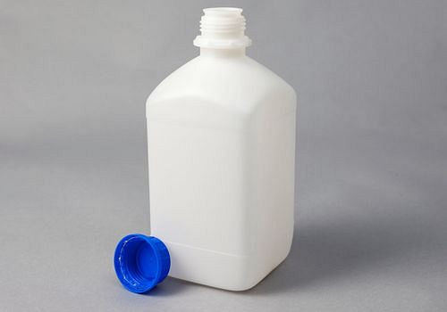 DENIOS Enghalsflaschen aus HDPE, eckig, natur-transparent, 2500 ml, VE: 9 Stück, 257550