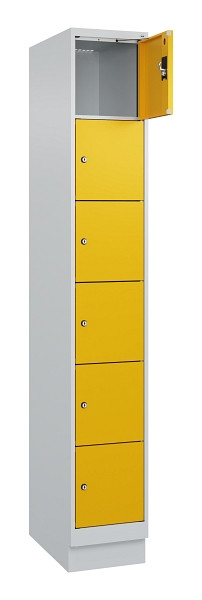 C+P Schließfachschrank Evolo PLUS, mit Sockel, 6 Fächer, 1950x300x500mm, 7035/10, Frontfarbe RAL 1004 Goldgelb, 049020-106 S10000