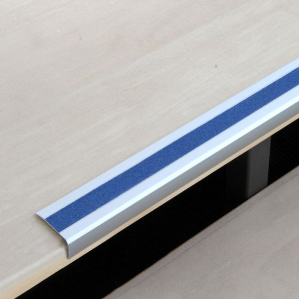 Mehlhose Antirutschtreppenkantenprofil Aluminium mit m2 Antirutschbelag, Universal blau 53x800x31mm, selbstklebend, ATM1BF3sk
