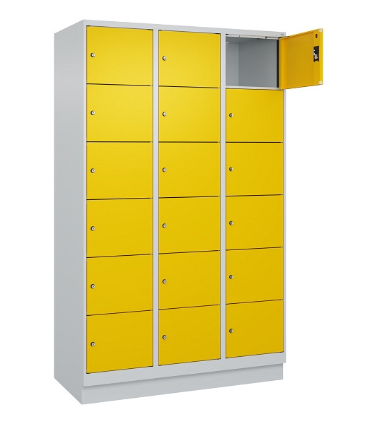 C+P Schließfachschrank Evolo PLUS, mit Sockel, 18 Fächer, 1950x1200x500mm, 7035/1023 Verkehrsgelb, 049020-326 S10001