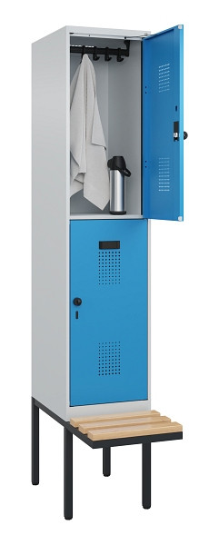 C+P Doppelstock-Spind Evolo PLUS, Bank, 2 Fächer, 2120x400x815mm, 7035/5012, Drehriegel, Sitzfläche Buche-Hartholz, 0493407-12 S10007