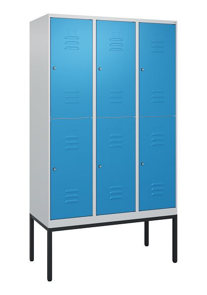 C+P Doppelstöckiger Spind Classic PLUS, Gestell, 3 Abteile, 2120x1200x500mm, 7035/5012, Zylinderschlösser, 0803307-32 S10019