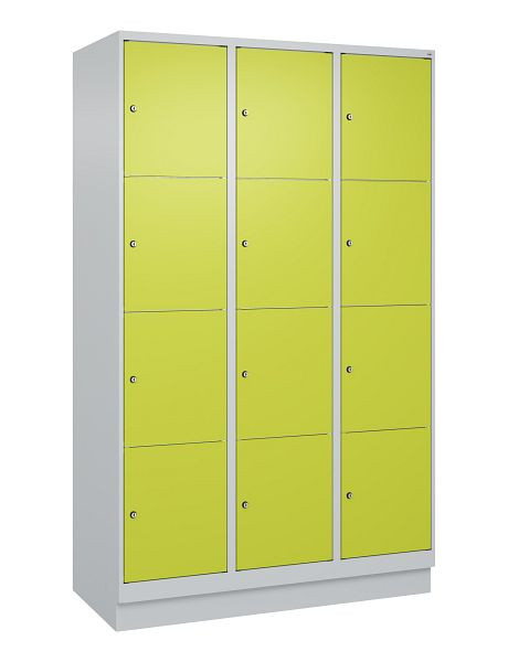 C+P Schließfachschrank Classic PLUS, Sockel, 3 Abteile mit je 4 Fächern, 1950x1200x500mm, 7035/0024, 080020-324 S10010