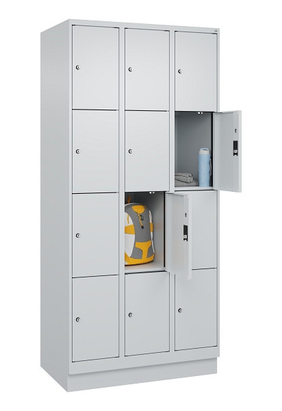 C+P Schließfachschrank Evolo PLUS, mit Sockel, 12 Fächer, 1950x900x500mm, 7035/7, Frontfarbe RAL 7035 Lichtgrau, 049020-304 S10013