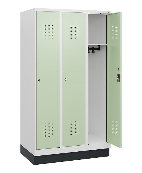 C+P Spind Evolo PLUS, Sockel, 3 Abteile, 1630x900x500mm, 9016/6019, Zylinderschloss, 0490205-30 S10046
