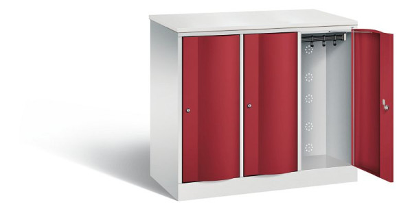 C+P Garderobenschrank Resisto, H1077xB1148xT540mm, Farbe: Lichtgrau / Rubinrot, 8271-372 S10079