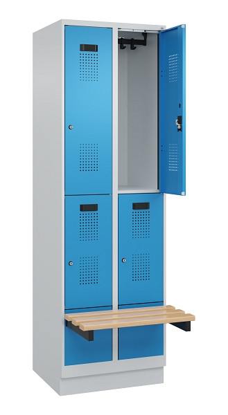 C+P Doppelstock-Spind Evolo PLUS, Bank, 4 Fächer, 1950x600x815mm, 7035/5012, Zylinderschloss, Sitzfläche Buche-Hartholz, mit Sockel, 049340-20 S10034