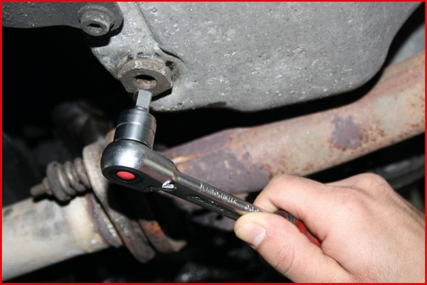 KS Tools 3/8" Öldienst-Bit-Stecknuss für Innensechskant-Schrauben mit Magnet, 9 mm, 150.1439